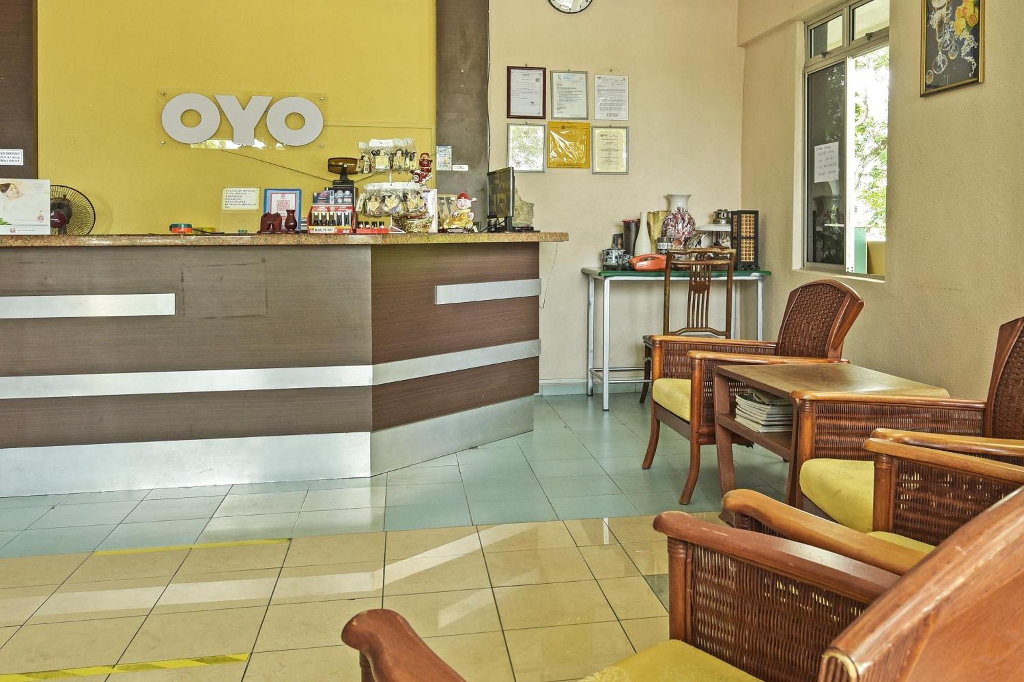 Super Oyo 44036 Hotel De Perdana Hill Batu Pahat Exterior foto